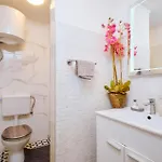 Amazing In Apartment *